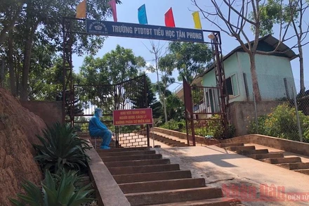 Trường Phổ thông Dân tộc bán trú tiểu học Tân Phong - nơi vừa ghi nhận ba bệnh nhân dương tính với Covid-19.