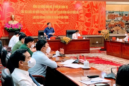 Quang cảnh buổi làm việc của Chủ tịch QH với Ban Thường vụ Thành ủy Hải Phòng.