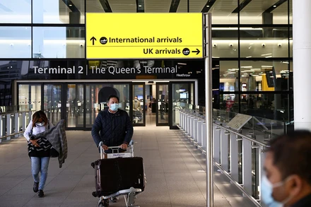 WHO tại châu Âu khuyến cáo hiện chưa đủ an toàn để tái khởi động du lịch quốc tế (Ảnh: REUTERS)