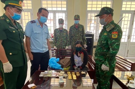 Huỳnh Thị Nguyên cùng tang vật