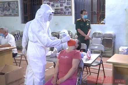 Tiến hành xét nghiệm tại huyện Thuận Thành.