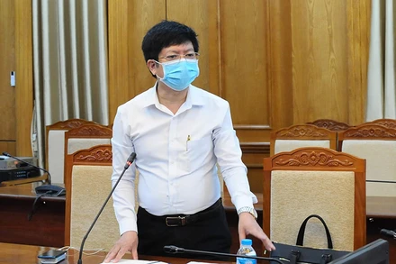 ThS, BS Nguyễn Trọng Khoa, Phó Cục trưởng Cục Quản lý khám, chữa bệnh tại buổi làm việc tối 19-5.