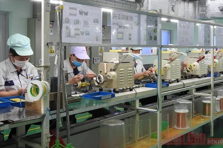 Sản xuất theo quy định giãn cách tại công ty Tabuchi (Nhật Bản) tại khu công nghiệp Đại Đồng, Hoàn Sơn, Bắc Ninh (Ảnh minh họa: Thái Sơn)..