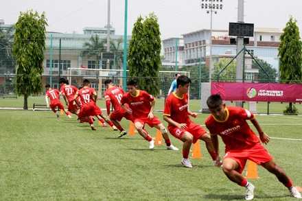 Các thành viên ĐT U22 Việt Nam rất nỗ lực để vượt qua bài kiểm tra không dễ dàng. (Ảnh: VFF)