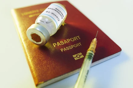 Bộ Ngoại giao: Công dân cần thận trọng với du lịch tiêm vaccine Covid-19