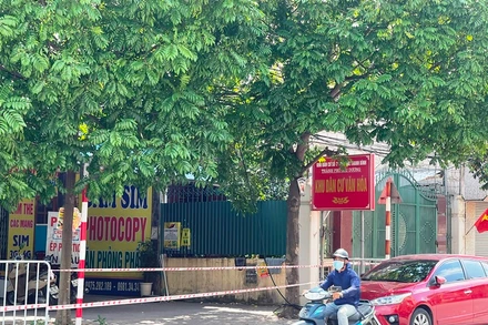 Đoạn phố Nguyễn Thị Duệ phải cách ly y tế do liên quan ca nhiễm Covid-19.