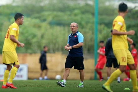 Thầy trò HLV Park Hang Seo thay vào đó sẽ tập luyện tại Hà Nội. (Ảnh: VFF)