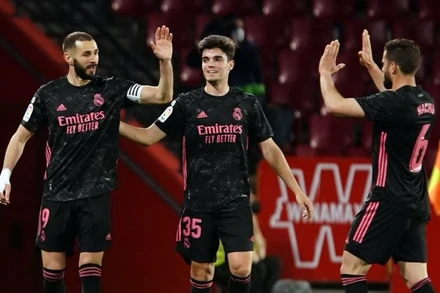 Real thắng đậm nhưng không còn quyền tự quyết khi cuộc đua vô địch chuẩn bị đi đến hồi kết. (Ảnh: La Liga)