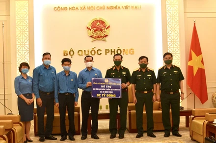 Tri ân những người lính trên tuyến đầu phòng, chống dịch Covid-19