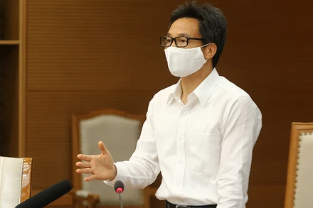 Phó Thủ tướng Vũ Đức Đam, Trưởng Ban Chỉ đạo quốc gia phòng, chống Covid-19 chủ trì cuộc họp Ban Chỉ đạo. (Ảnh: VGP)