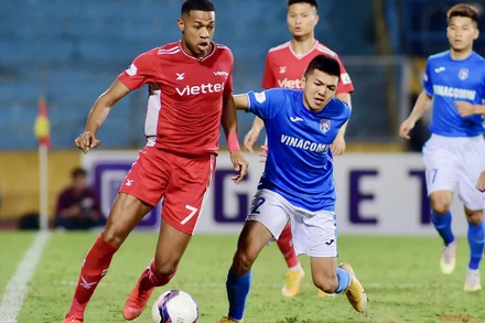 Viettel đang kém năm điểm so với đội đầu bảng HAGL. (Ảnh: TRẦN HẢI)