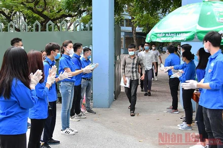 Tại một điểm thi của Thành phố Hà Nội năm 2020. Ảnh: THUỶ NGUYÊN