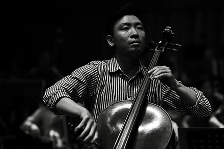 Nghệ sĩ cello Phan Đỗ Phúc sẽ trình diễn tại chương trình hòa nhạc. Ảnh: Hanoigrapevine.