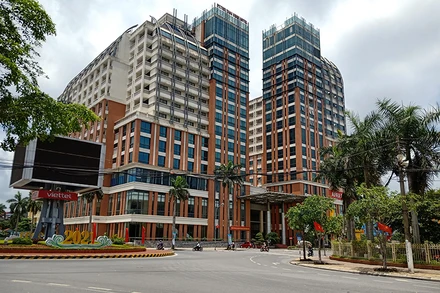 Khu vực trung tâm TP Thái Bình khá vắng vẻ sau khi tỉnh dỡ bỏ giãn cách xã hội từ 12 giờ ngày 20-5.