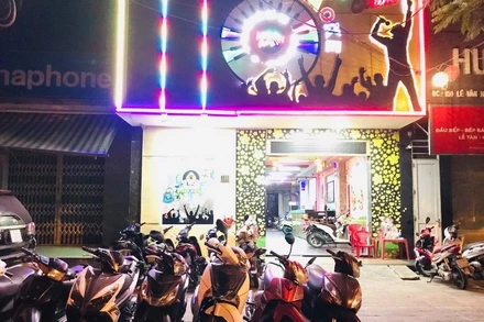 Quán karaoke số 152 Lê Văn Hiến.
