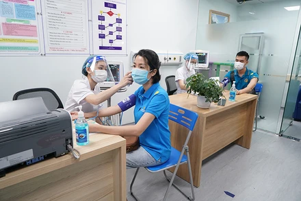 Vietnam Airlines tiêm vaccine Covid-19 cho phi công, tiếp viên