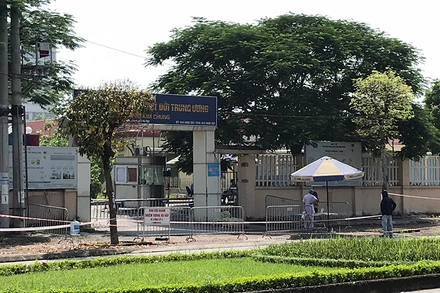 Bệnh viện Bệnh Nhiệt đới Trung ương tiếp tục cách ly y tế điều trị bệnh nhân Covid-19