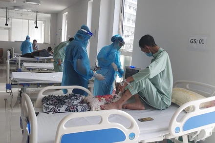 Bệnh nhân được phân luồng, phân nguy cơ các đối tượng nhằm giảm thiểu tối đa việc lây nhiễm chéo.