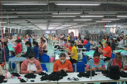 Cán bộ quản lý doanh nghiệp, cán bộ quản lý công đoàn… mong muốn được tiêm vaccine phòng Covid-19 để yên tâm làm việc.