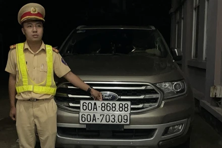 Chiếc xe Ford được Vũ gắn biển số giả 60A-868.88.