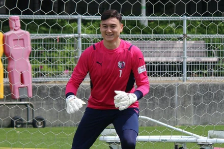 Văn Lâm tập luyện trong màu áo CLB mới. (Ảnh: Cerezo Osaka FC)