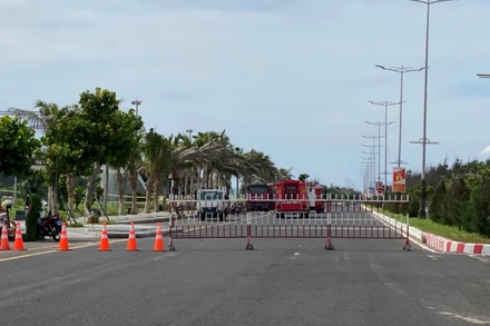 Đến 10 giờ 30 phút sáng 24-5, hiện trường vẫn đang bị phong tỏa, công tác chữa cháy đang tiếp tục triển khai.