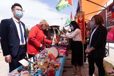 Gian hàng Việt Nam tại lễ hội.