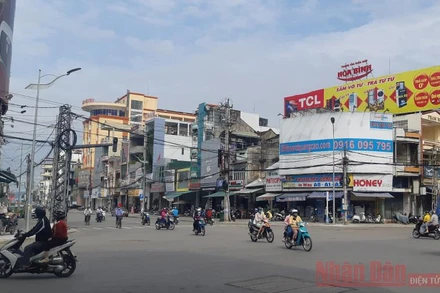 Kể từ 0 giờ ngày 11-5, Quảng Ngãi ngưng thực hiện giãn cách xã hội trên địa bàn tỉnh. (Ảnh: HIỂN CỪ)