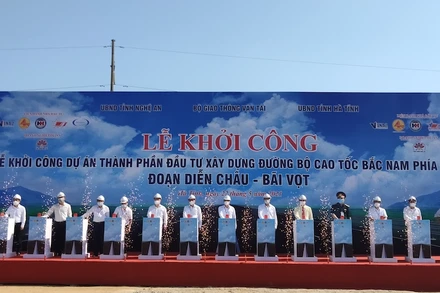 Khởi công dự án đường cao tốc đoạn Diễn Châu - Bãi Vọt