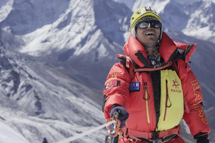Ông Zhang Hong đã trở thành người khiếm thị châu Á đầu tiên chinh phục đỉnh Everest (Ảnh: REUTERS)