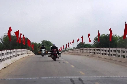 Cầu Cổ Tế kết nối huyện Thạch Thành với huyện Vĩnh Lộc, tỉnh Thanh Hoá.