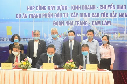 Ký hợp đồng đầu tiên theo hình thức PPP thuộc dự án cao tốc bắc - nam