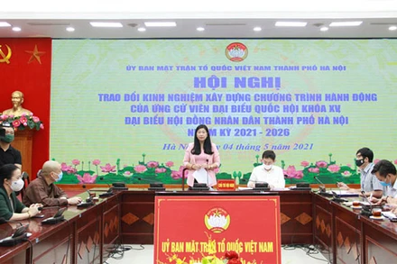 Chủ tịch Ủy ban MTTQ Việt Nam thành phố Hà Nội Nguyễn Lan Hương phát biểu tại hội nghị.