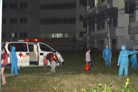 Bệnh viện dã chiến Bạch Mai cơ sở 2 tại Hà Nam tiếp nhận các trường hợp F1 đặc thù