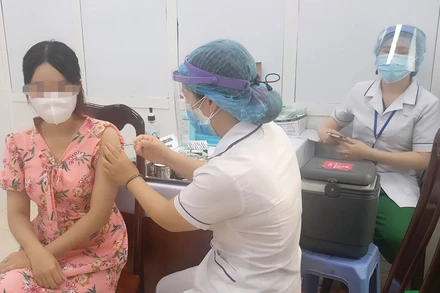 Tiêm chủng ở TP Cần Thơ.