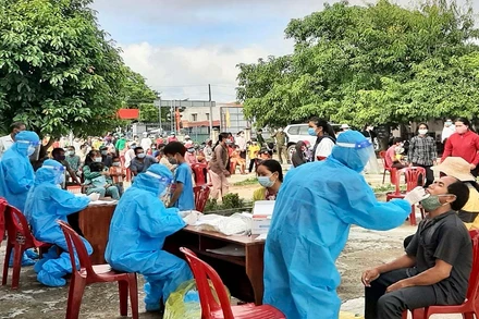 Đẩy mạnh việc lấy mẫu xét nghiệm nhanh chóng phát hiện người nhiễm SARS-CoV-2.