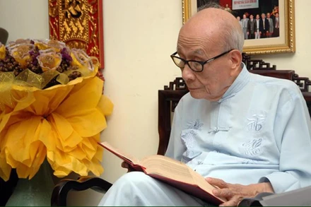 Giáo sư - Anh hùng lao động thời kỳ đổi mới Vũ Khiêu. (Ảnh: Internet)