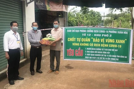 Chốt kiểm soát bảo vệ “vùng xanh” ở TP Long Khánh, tỉnh Đồng Nai. (Ảnh: Thiên Vương)