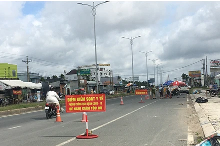 Tỉnh Bến Tre tập trung quản lý cửa ngõ ra, vào tại chốt cầu Rạch Miễu. 