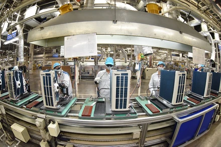 Hoạt động sản xuất tại Châu Á sẽ còn gặp nhiều khó khăn, nếu tình hình Covid-19 còn diễn biến phức tạp.