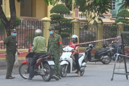 Chốt phòng dịch phường Trần Hưng Đạo, TP Phủ Lý.