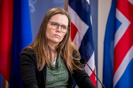 Nữ Thủ tướng Katrin Jakobsdottir của Iceland tại một cuộc họp báo ở Oslo, Na Uy, ngày 3/2/2020. (Ảnh: Reuters)