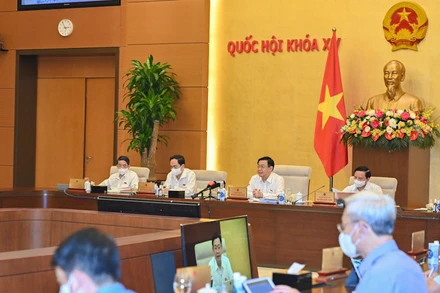 Chủ tịch Quốc hội Vương Đình Huệ phát biểu cho ý kiến vào nội dung phiên họp. (Ảnh: DUY LINH)