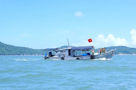 Tàu tuần tra của Biên phòng Cà Mau tham gia cứu hộ cứu nạn trên biển. Ảnh: BĐBP Cà Mau