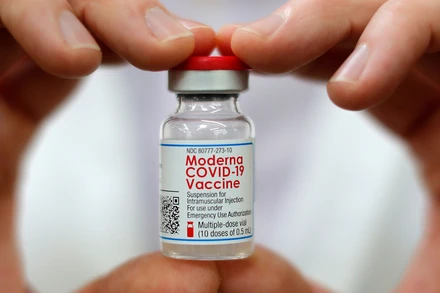 Nếu chỉ tiêm một liều vaccine Moderna thì hiệu lực bảo vệ chung của vaccine (1-108 ngày) đạt 80%. (Ảnh minh họa) 