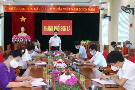 Thành phố Sơn La họp bàn tháo gỡ khó khăn đẩy nhanh tiến độ giải phóng mặt bằng dự án chỉnh trang đô thị đường Điện Biên.