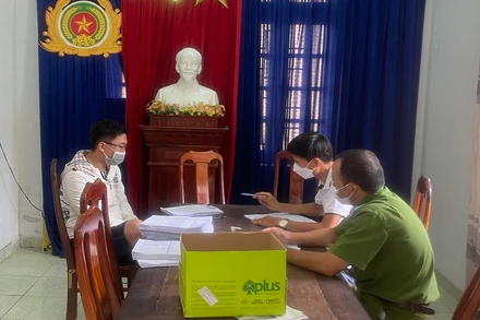 Đối tượng G.V.Q. tại cơ quan công an.