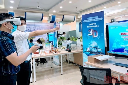 Trải nghiệm triển lãm ảo bằng công nghệ 3D.