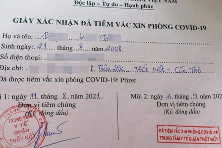 Giấy xác nhận tiêm chủng 2 mũi vaccine Pfizer của bé gái 13 tuổi ở Cần Thơ.