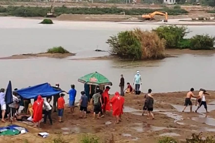 Hiện trường vụ đuối nước khiến 3 người đi cào hến tử vong thương tâm.